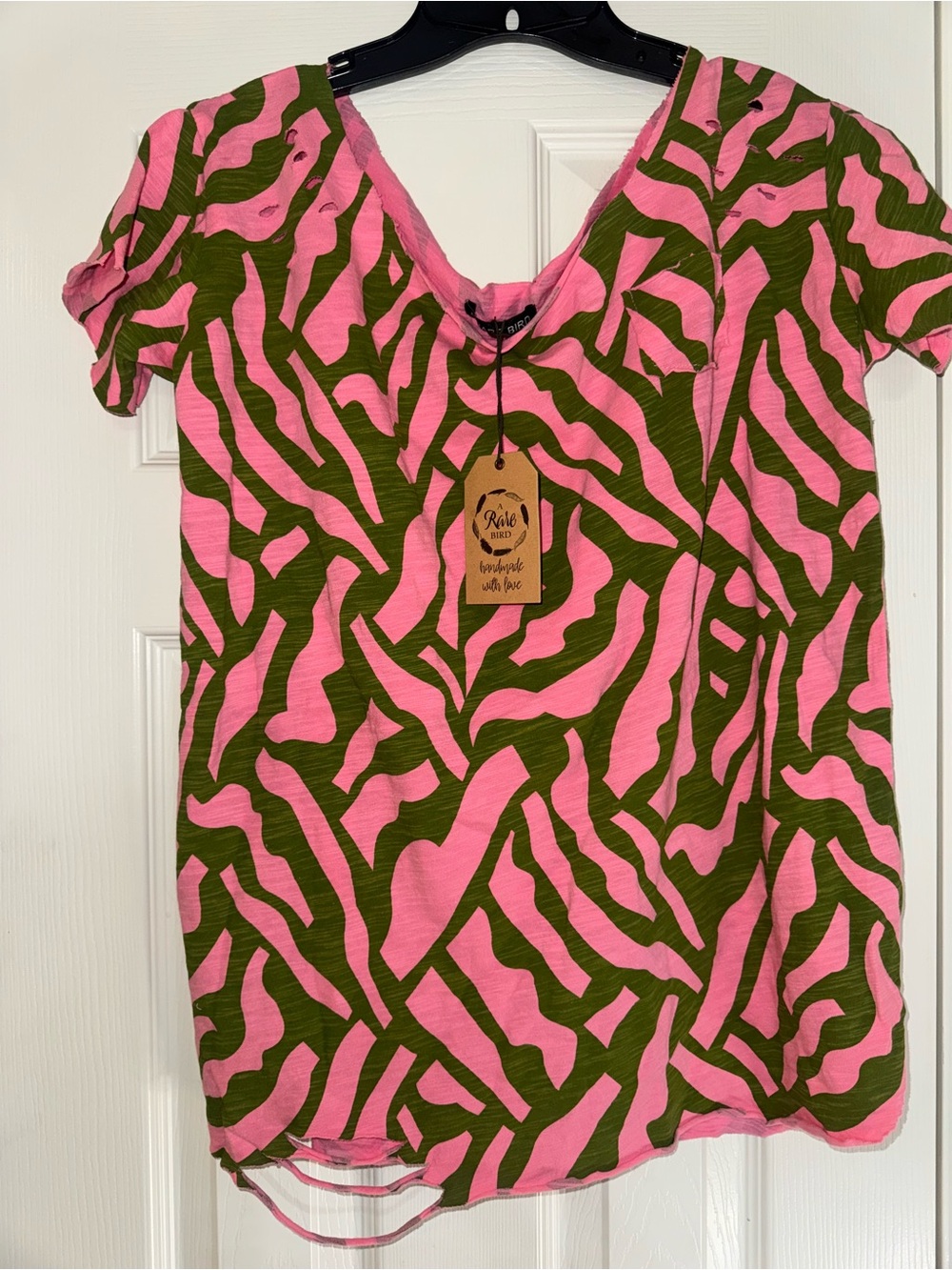 NWT A Rare Bird Distressed Women’s Pink & Green Zebra Print V-Neck Top